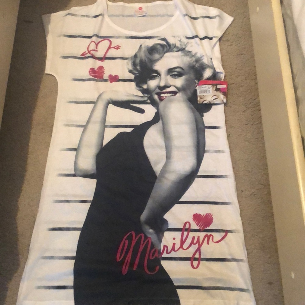 Marilyn Monroe night gown